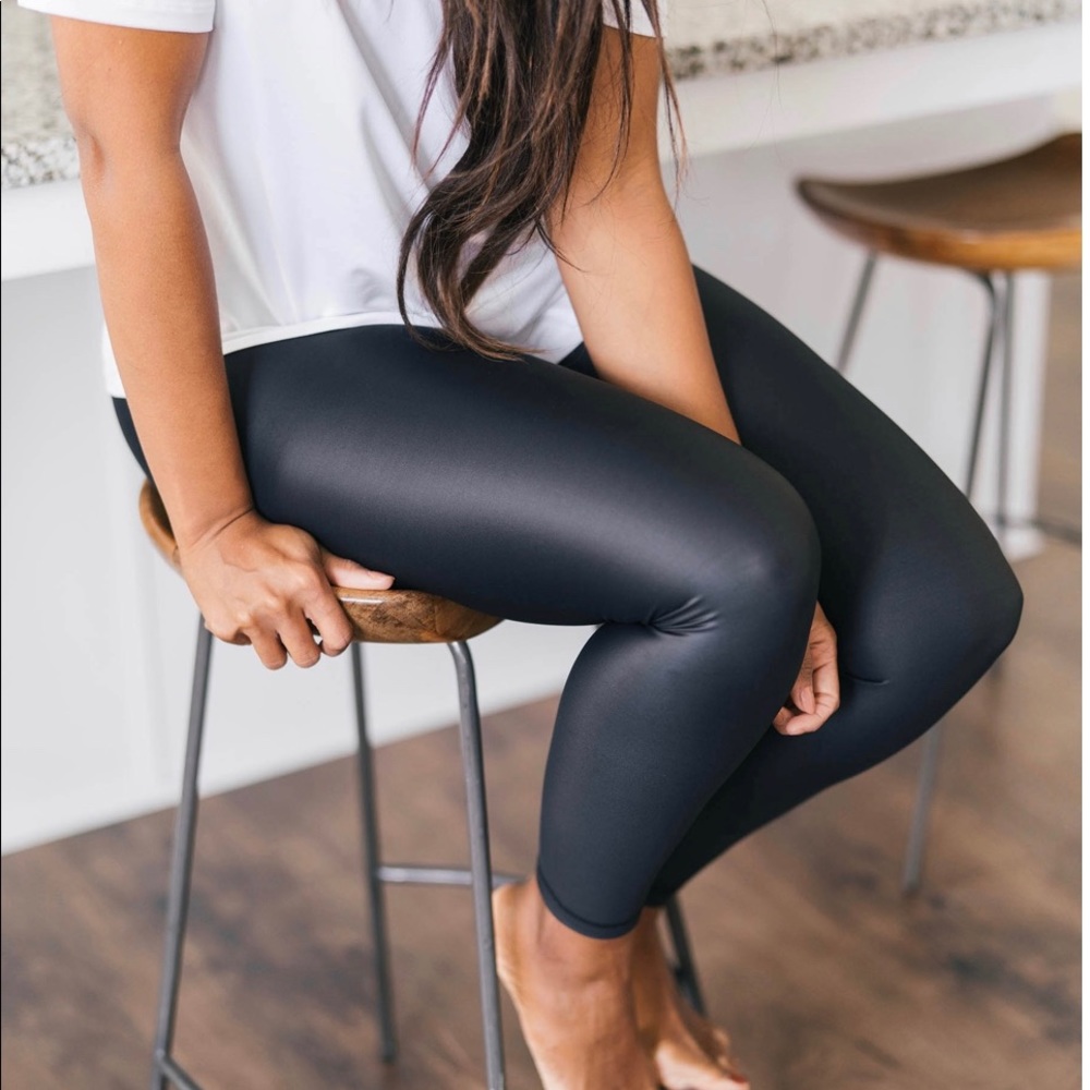 New Zyia Black Metallic  Light n Tight High Rise